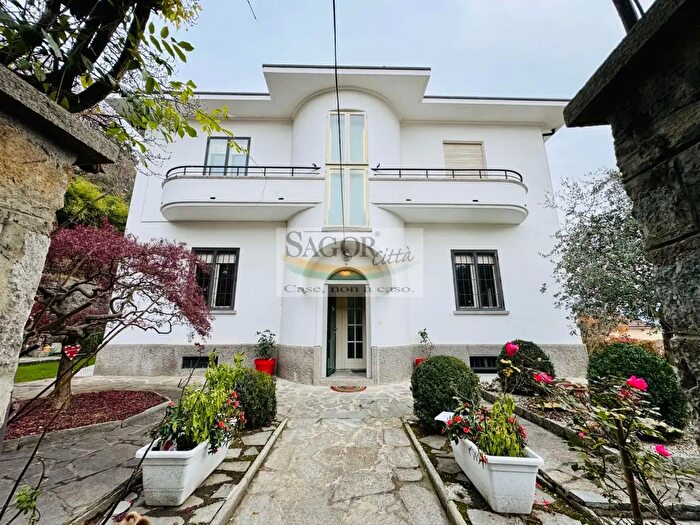 Casa con 9 locali in vendita in Via Agnelli, Villar Perosa