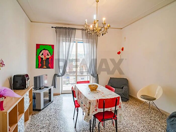 Appartamento trilocale in vendita in Via Maria Gianni, Catania