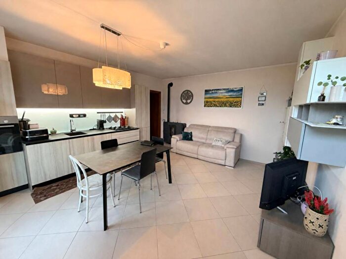 Appartamento trilocale in vendita in via emilio salgari, Centro, Schio