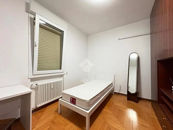 Appartamento quadrilocale in affitto in Via Jacopo Crescini, Padova