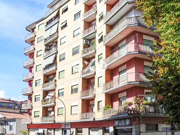 Appartamento trilocale in vendita in Viale America Latina, Frosinone