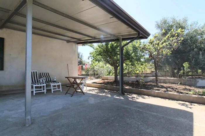 Casa trilocale in vendita in Via Penelope, Isola Di Capo Rizzuto