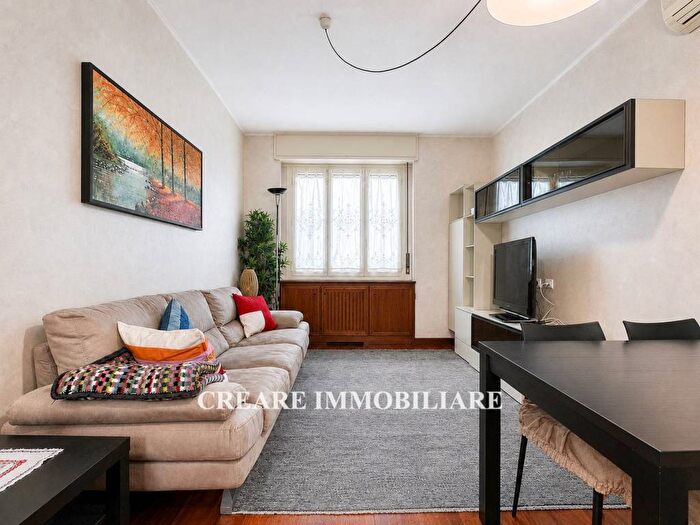 Appartamento trilocale in affitto in Via Lodovico Muratori, Porta Romana Medaglie d'Oro, Milano
