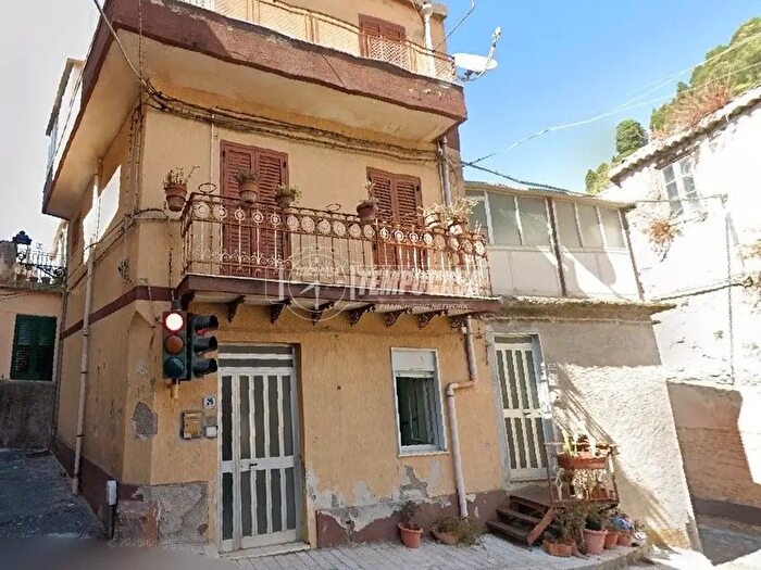 Appartamento con 7 locali in vendita in Via Guglielmo Marconi, Monforte San Giorgio