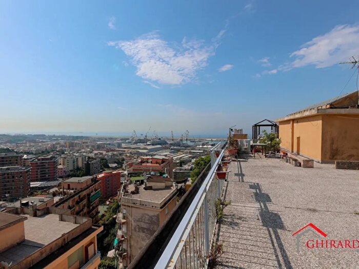 Appartamento con 6 locali in vendita in Via Sant'Alberto a, Genova