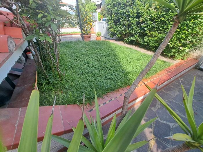 Appartamento con 5 locali in vendita in Via Dino Campana Signa, Signa