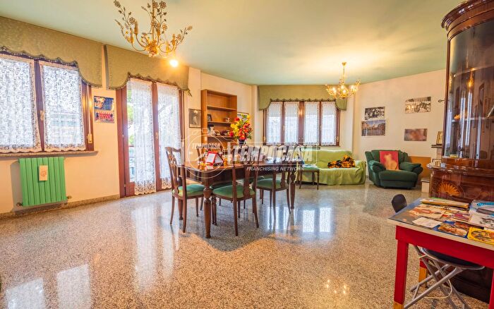Appartamento con 5 locali in vendita in Via Mario Curzi, San Benedetto Del Tronto