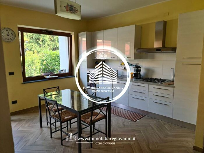 Appartamento trilocale in affitto in Via Umberto I, Centro, Bra