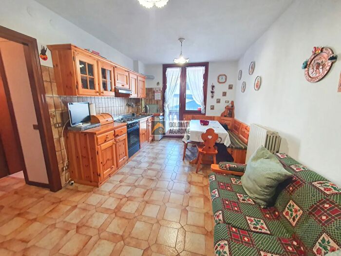 Appartamento trilocale in vendita in Piazza San Giacomo, Gosaldo