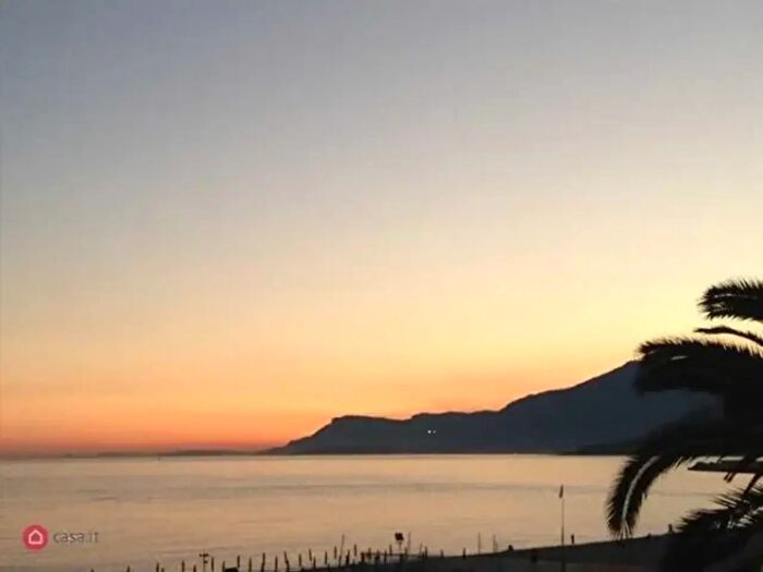 Appartamento in vendita in Passeggiata Guglielmo Oberdan, Ventimiglia