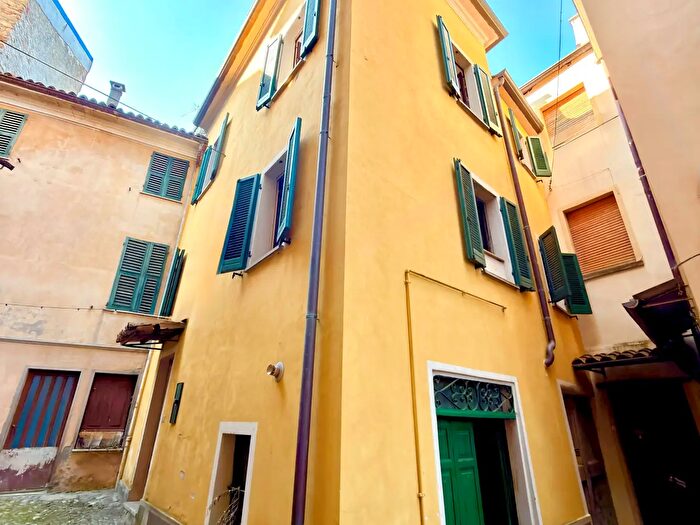 Appartamento con 6 locali in vendita in Piazza Statuto, San Sebastiano Curone
