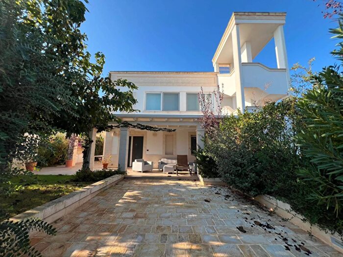 Casa trilocale in vendita in Via Accademia Navale di Livorno Fasano, Fasano