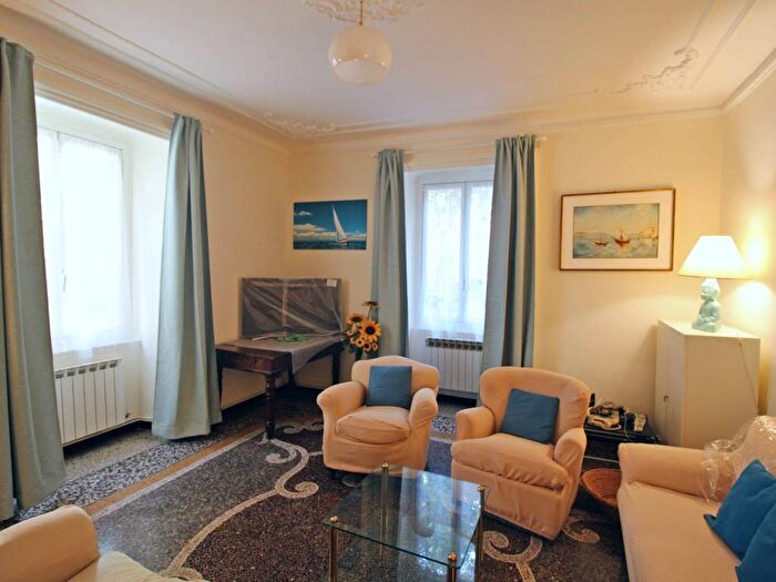 Appartamento con 6 locali in affitto in Corso Torino, Foce, Genova