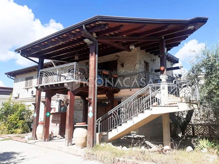 Appartamento con 13 locali in vendita in Via Tanaro, San Severo