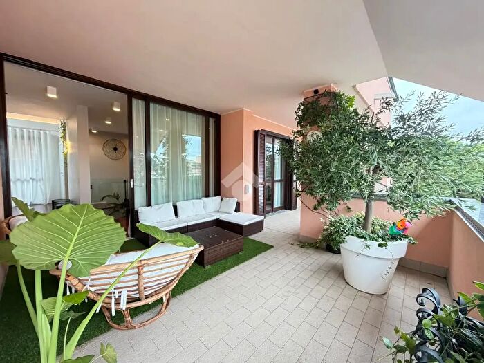 Appartamento quadrilocale in vendita in Via Fratelli Bandiera, Seregno