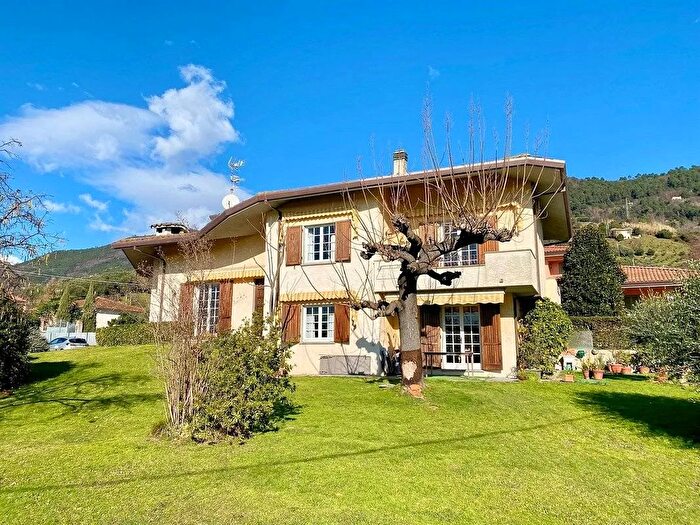 Casa con 7 locali in vendita in Via Strettoia, Pietrasanta