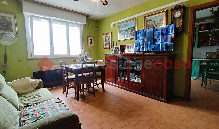 Appartamento trilocale in vendita in Via Aldo Moro, Locate Di Triulzi