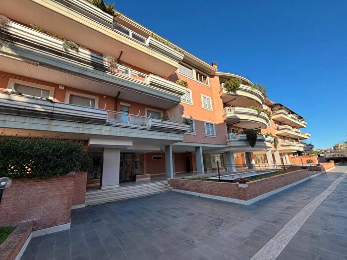 Casa quadrilocale in affitto in Via Pietro Ubaldo Angeletti, Collina delle Muse, Roma