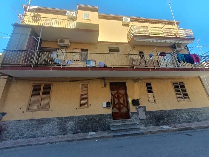 Appartamento bilocale in affitto in Via Oratorio, Bova Marina
