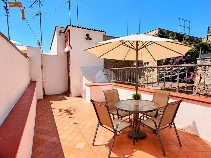 Appartamento trilocale in vendita in Vico Via Indipendenza, Gaeta