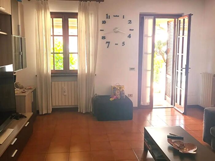 Casa con 6 locali in vendita in Seravezza