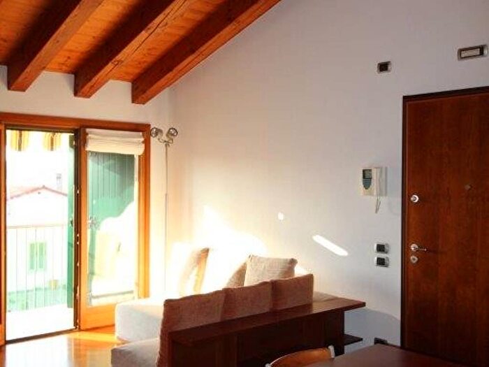 Casa bilocale in affitto in Via Vittorio Veneto, Dosson, Casier