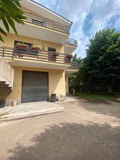 Casa quadrilocale in vendita in Via Ittiri, Roma