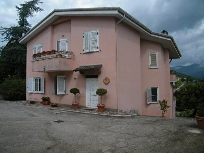 Casa con 6 locali in vendita in Via Corsa dei Cavalli, Alatri