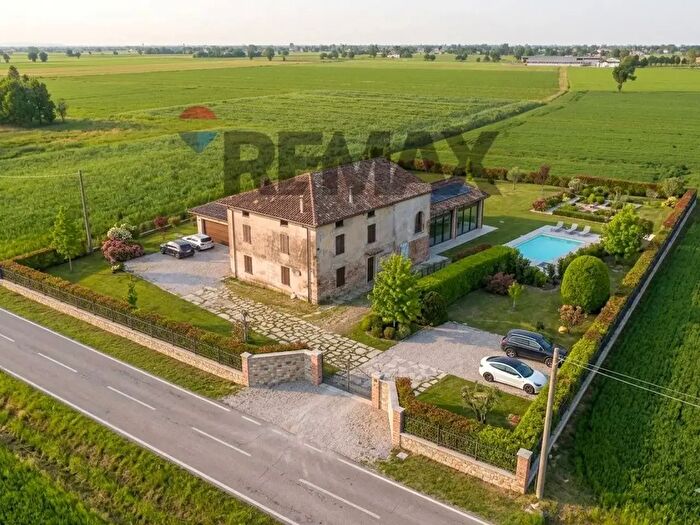 Casa con 5 locali in vendita in Consolatico Superiore, Busseto