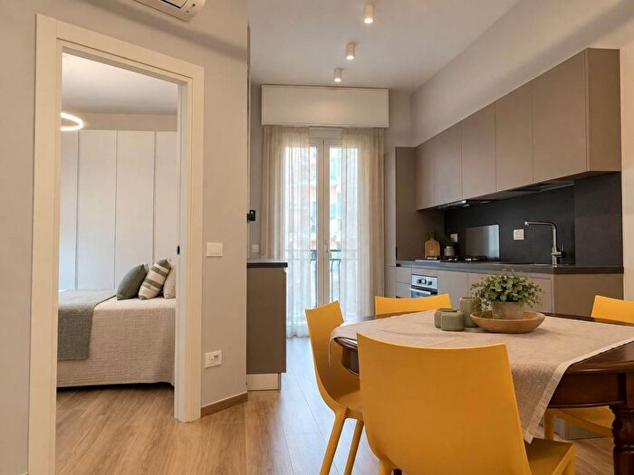 Appartamento trilocale in affitto in Corso Buenos Aires B, Centro, Chiavari