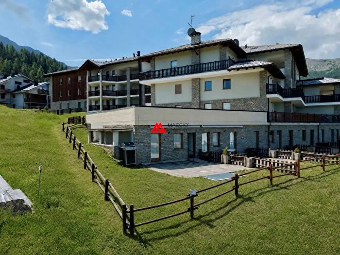 Appartamento trilocale in vendita in Frazione Pila, Gressan