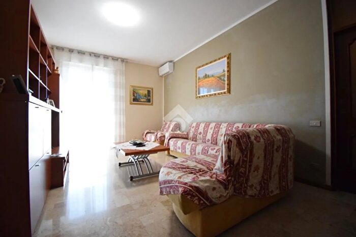 Appartamento trilocale in vendita in Via G Marconi, Monza