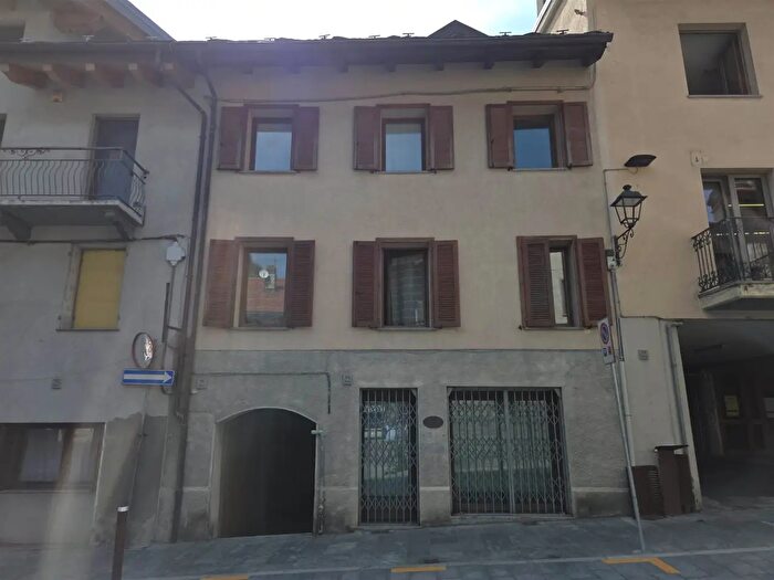 Appartamento trilocale in vendita in Via Chanoux, Chatillon