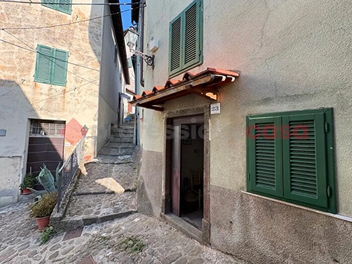 Casa con 5 locali in vendita in Vicolo delle Prigioni, Coreglia Antelminelli