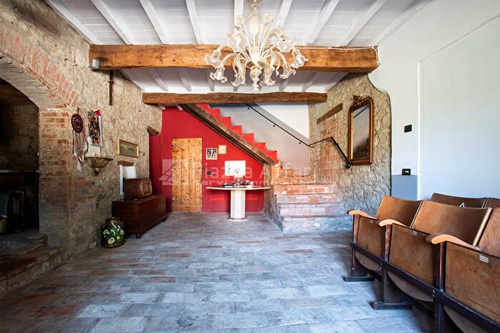 Casa quadrilocale in vendita in Via Vittorio Emanuele, Albinea