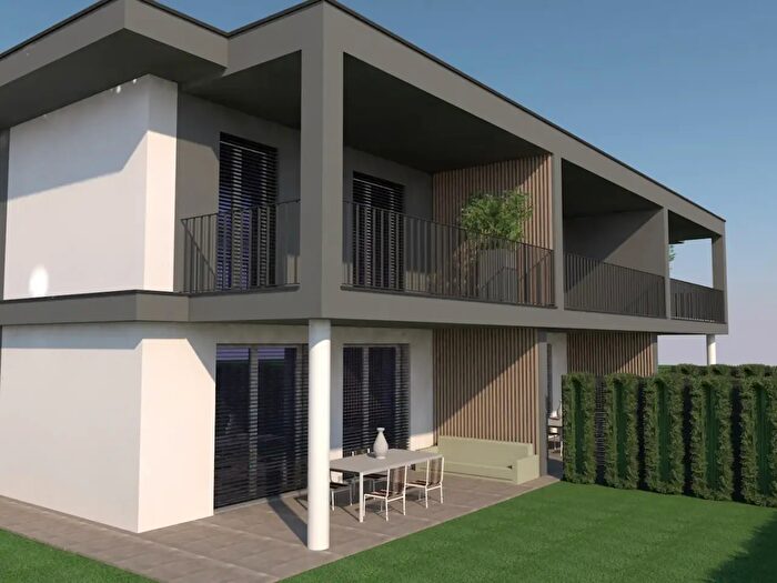 Casa con 7 locali in vendita in Via Saragat, Soragna