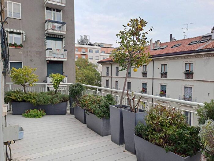 Appartamento quadrilocale in affitto in Via Giovanni Gherardini, Arco della Pace, Milano