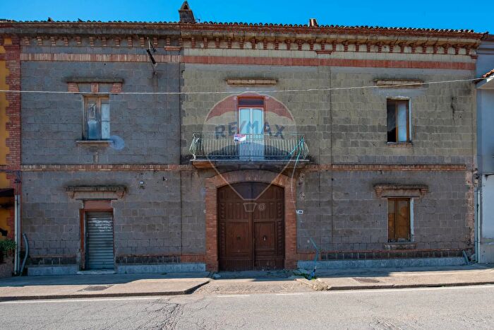Casa con 5 locali in vendita in Via IV Novembre, Carinola
