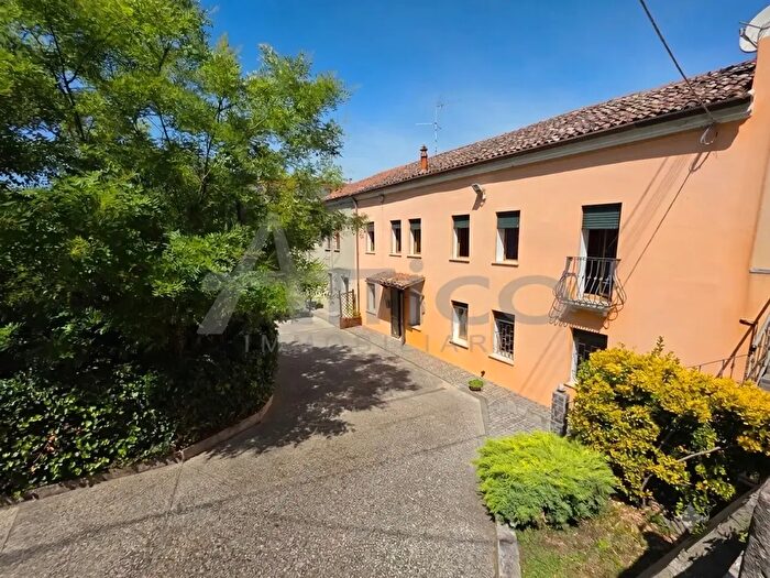 Casa con 6 locali in vendita in Via Antonio De Paoli, Polesella