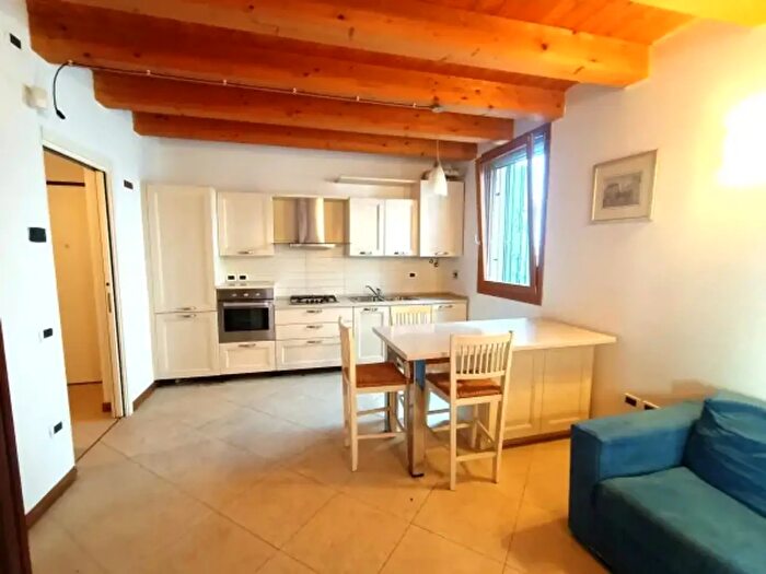 Appartamento con 5 locali in vendita in Via Angeli, Adria