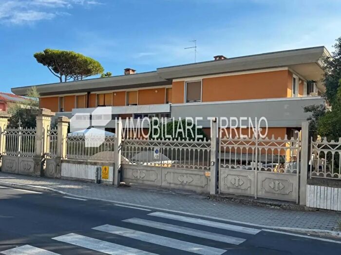 Appartamento trilocale in vendita in Ia Gioacchino Rossini, Massa