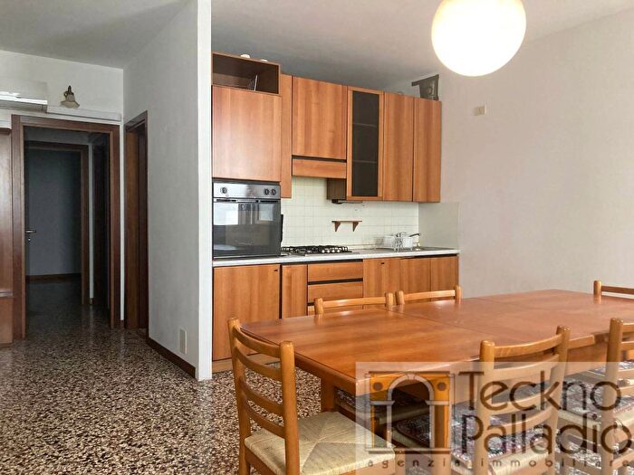 Appartamento con 5 locali in affitto in Centro Storico, Vicenza