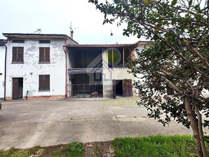 Casa quadrilocale in vendita in Via Faverzani, San Daniele Po