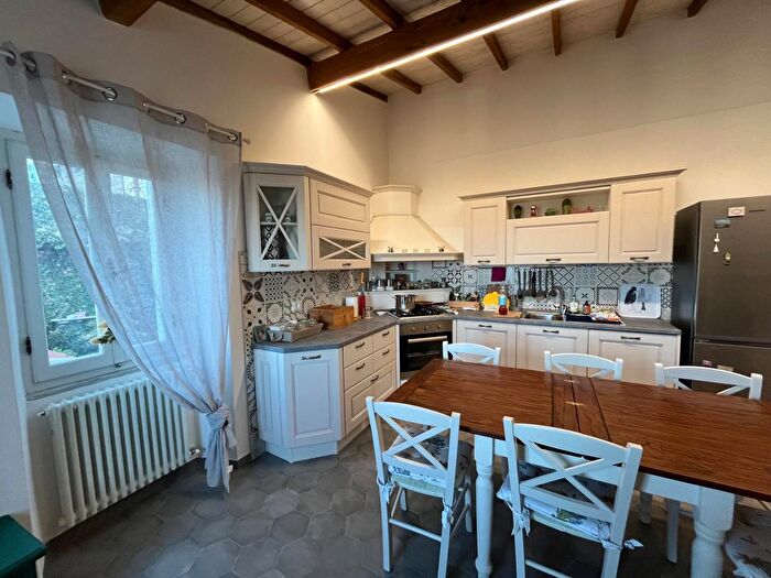 Appartamento quadrilocale in vendita in a per Nicola, Luni