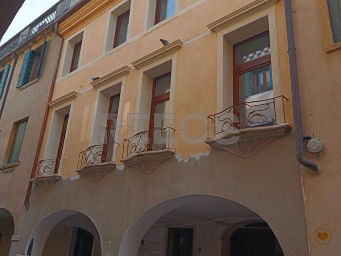 Appartamento trilocale in affitto in Santa Sofia Altinate, Padova