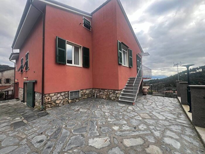 Casa con 6 locali in affitto in Centro, Ameglia