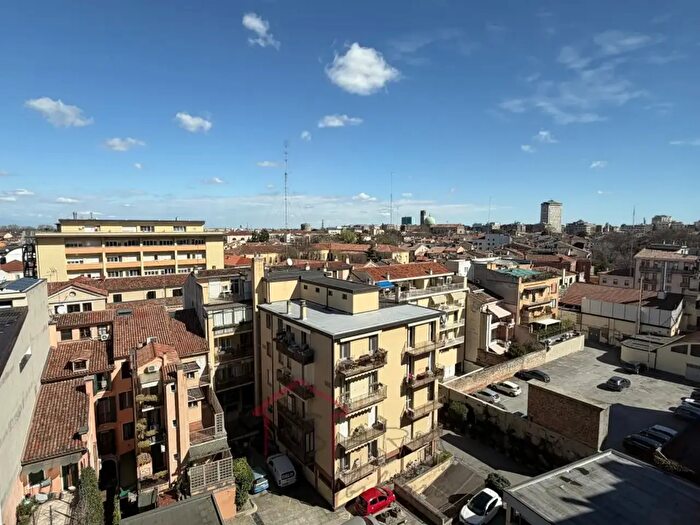 Appartamento quadrilocale in vendita in Corso Milano, Padova