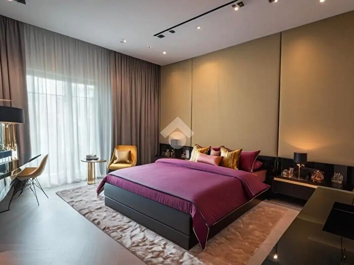 Appartamento trilocale in vendita in Via Emilio Scaglione, Napoli