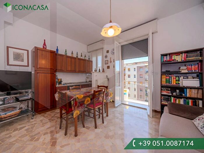 Appartamento trilocale in vendita in Via De Carracci, Casalecchio Di Reno