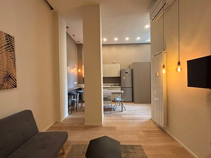 Appartamento bilocale in affitto in Viale Emilio Caldara, Porta Romana Medaglie dOro, Milano
